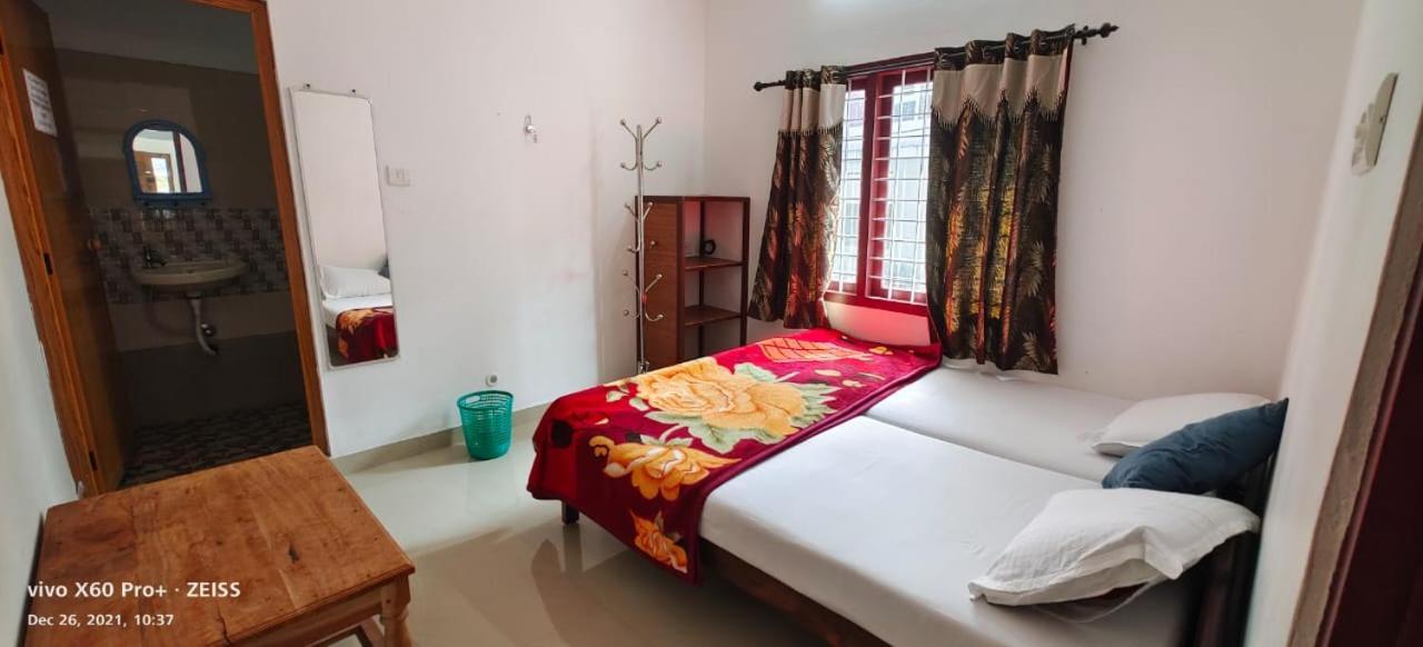 Spice Cottage Homestay Текади Екстериор снимка
