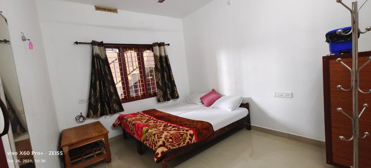 Spice Cottage Homestay Текади Екстериор снимка