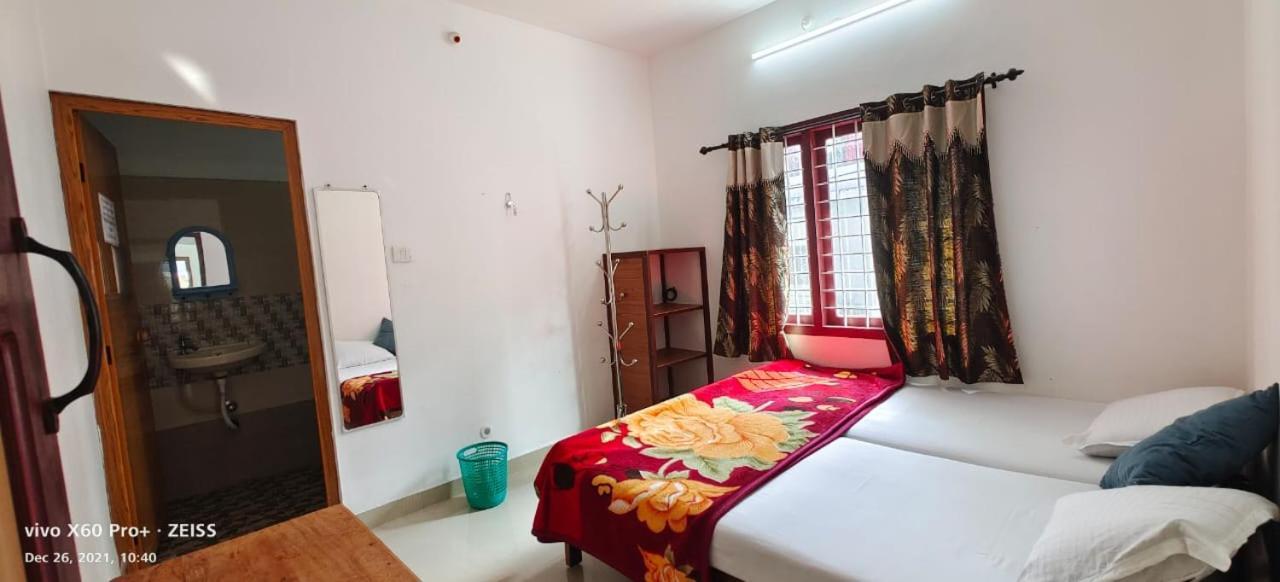 Spice Cottage Homestay Текади Екстериор снимка